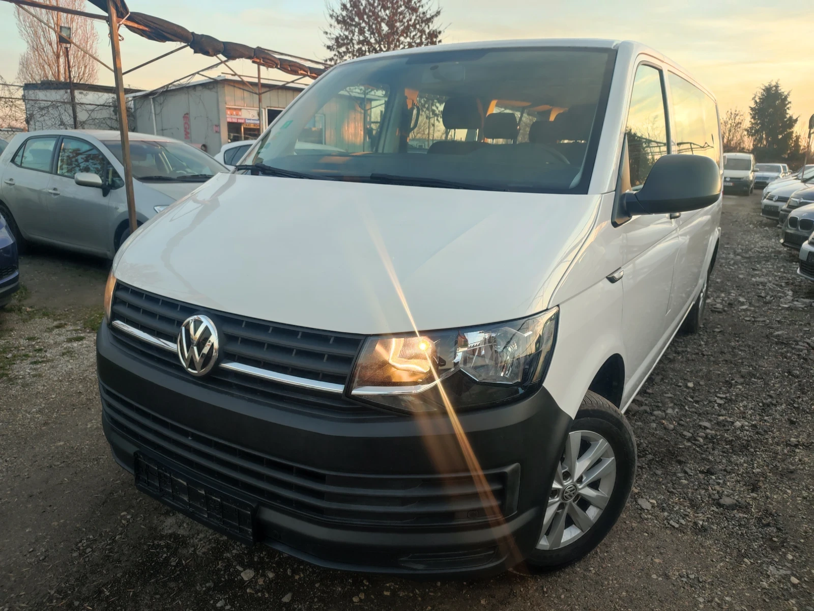 VW Caravelle 2.0TDI/150hp/AUTOMATIC/NAVIGATION  | Mobile.bg   1