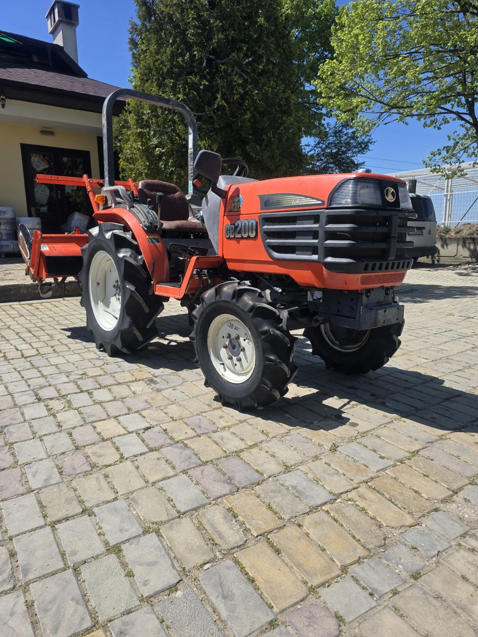Трактор Kubota GB 200