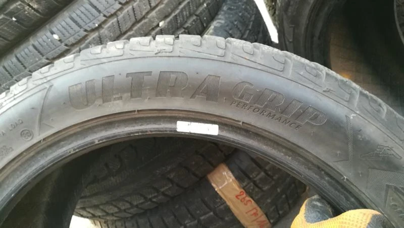 Гуми Зимни 255/45R18, снимка 5 - Гуми и джанти - 26747780