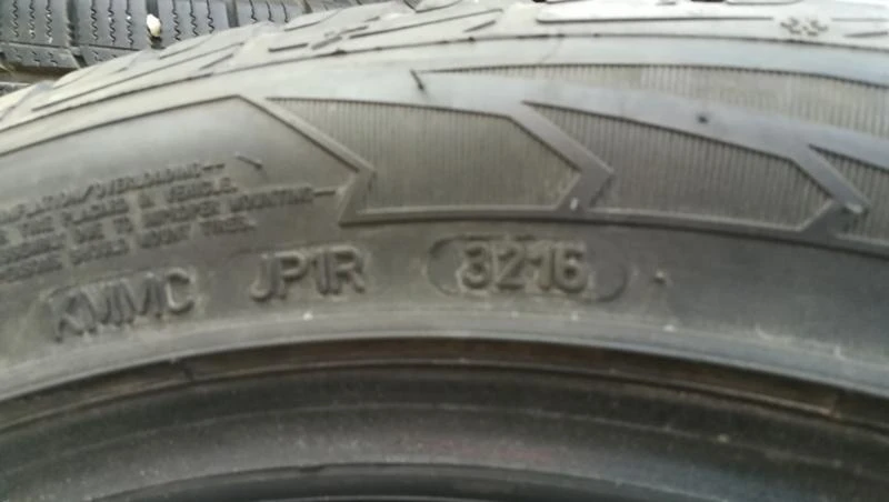 Гуми Зимни 255/45R18, снимка 8 - Гуми и джанти - 26747780