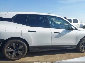 BMW iX Xdrive50, снимка 13