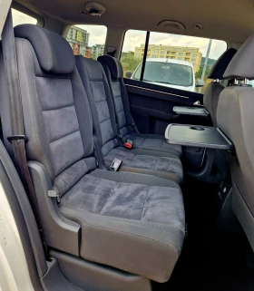 VW Touran Регистриран / Обслужен / Бартер / Лизинг , снимка 15
