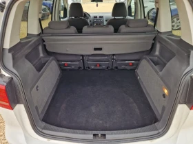 VW Touran Регистриран / Обслужен / Бартер / Лизинг , снимка 16