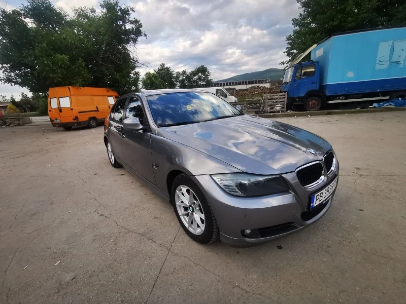 BMW 320 Facelift  xdrive, снимка 2 - Автомобили и джипове - 47540747