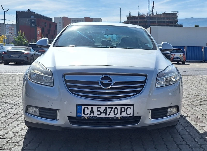 Opel Insignia, снимка 2 - Автомобили и джипове - 47522635