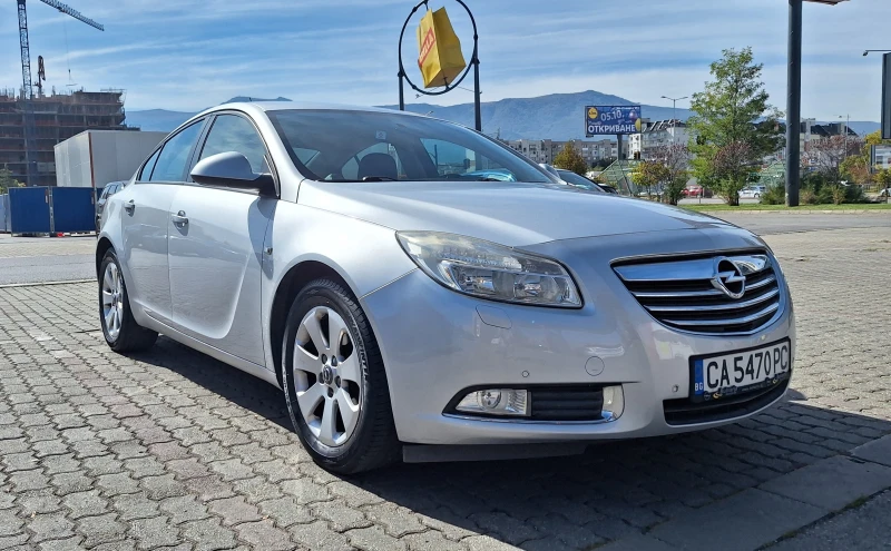 Opel Insignia, снимка 1 - Автомобили и джипове - 47522635