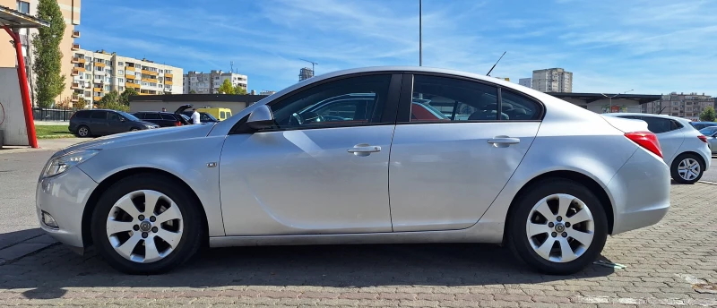 Opel Insignia, снимка 4 - Автомобили и джипове - 47522635