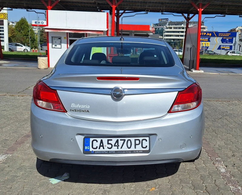 Opel Insignia, снимка 6 - Автомобили и джипове - 47522635