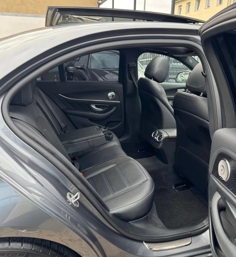 Mercedes-Benz E 53 AMG  * AMG* 4MATIC+ * PANORAMA* , снимка 7 - Автомобили и джипове - 52015227