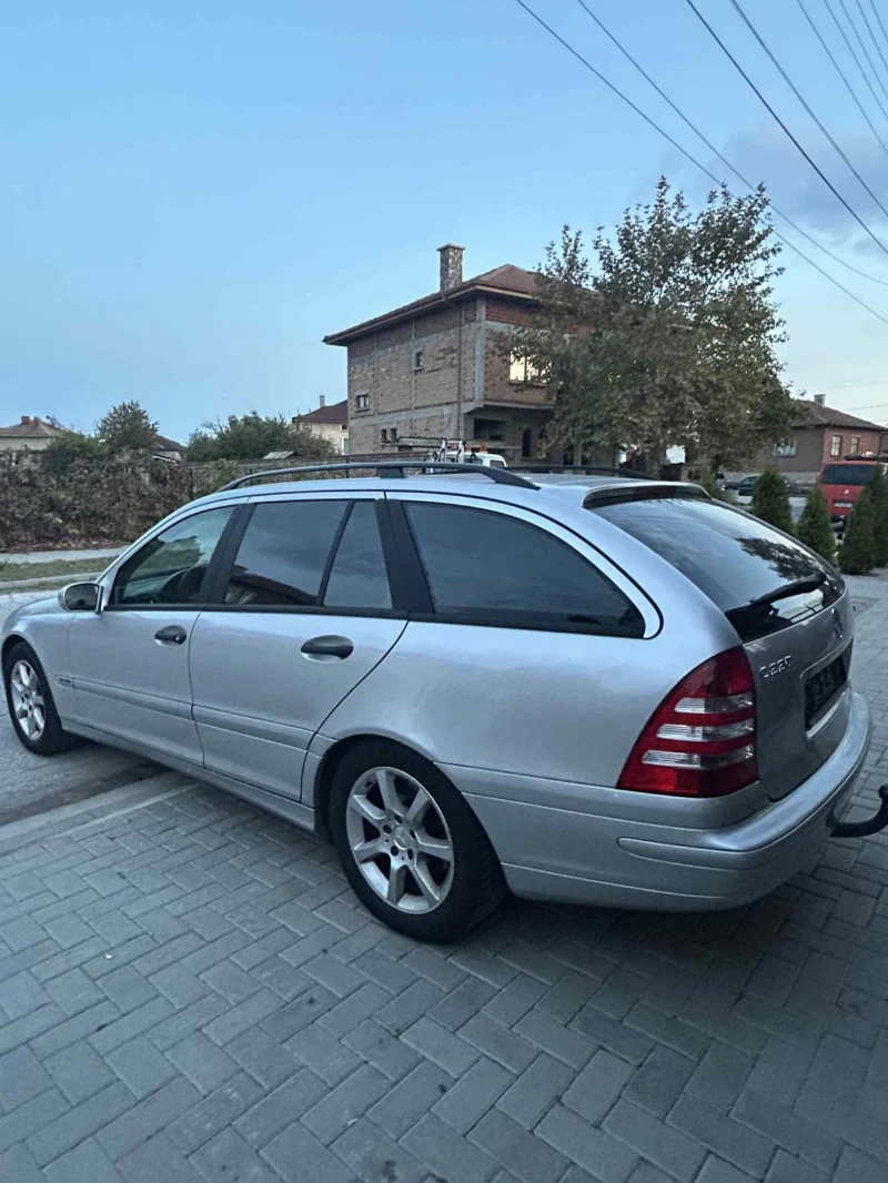 Mercedes-Benz C 220, снимка 4 - Автомобили и джипове - 52179799