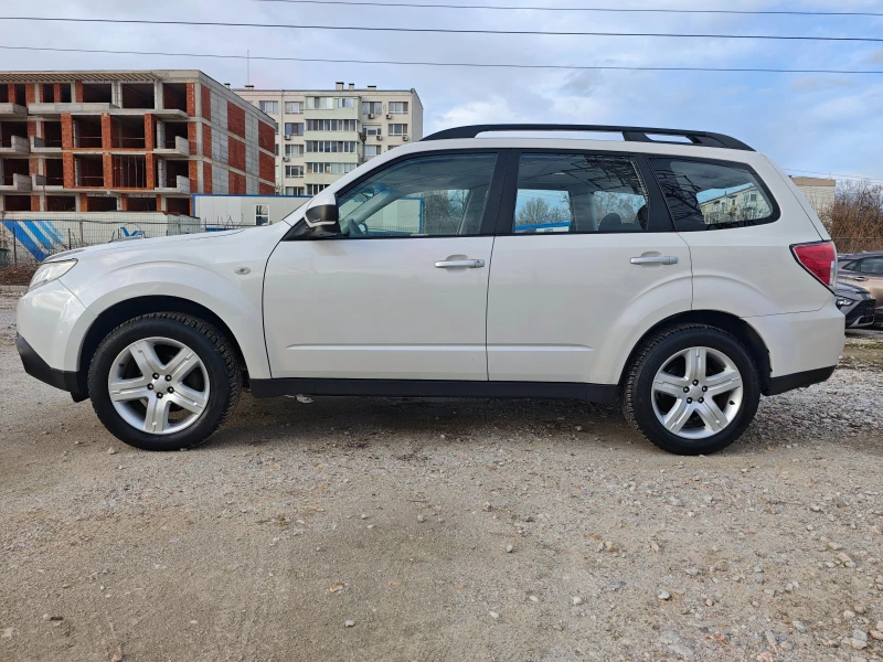Subaru Forester 2.0i BI-FUEL, снимка 3 - Автомобили и джипове - 53013394
