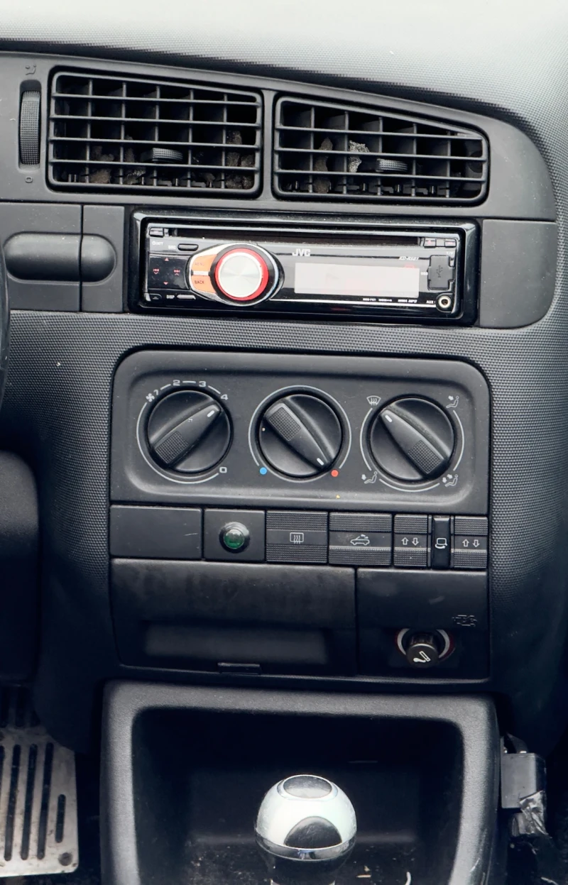 VW Golf 1.9TDi 110hp КАБРИО, снимка 13 - Автомобили и джипове - 53132068