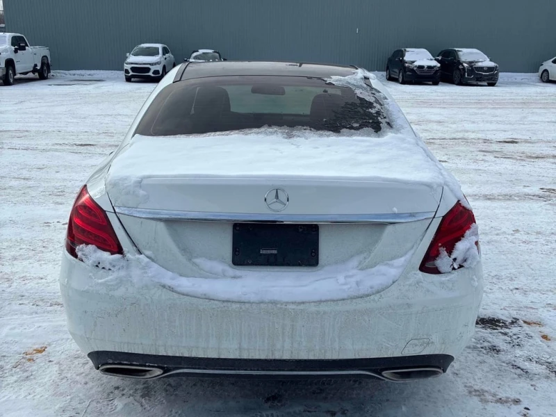 Mercedes-Benz C 300 * CARFAX /Камера/Подгреви, снимка 4 - Автомобили и джипове - 53376791