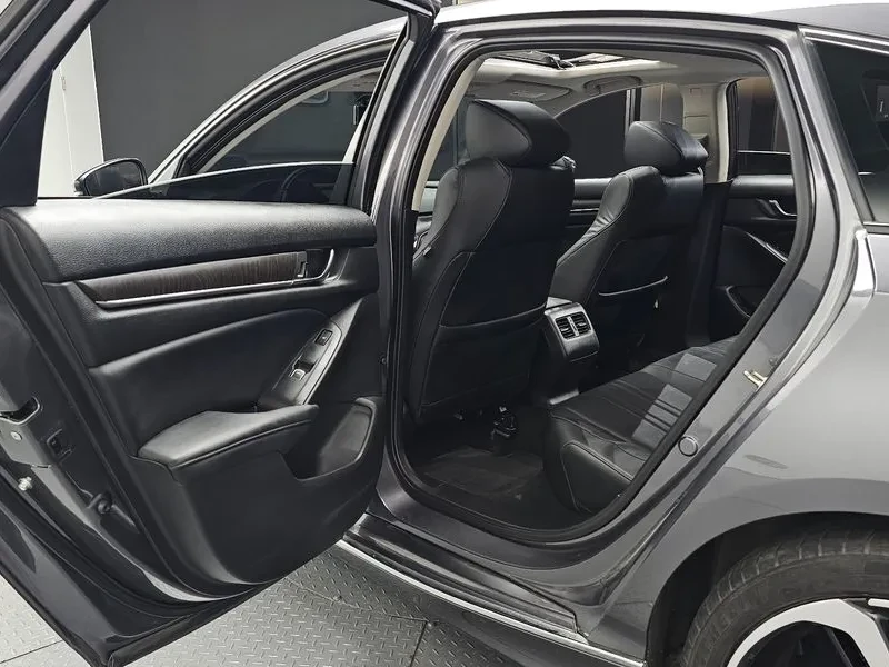 Honda Accord 2.0 Turbo Sports, снимка 12 - Автомобили и джипове - 55739095