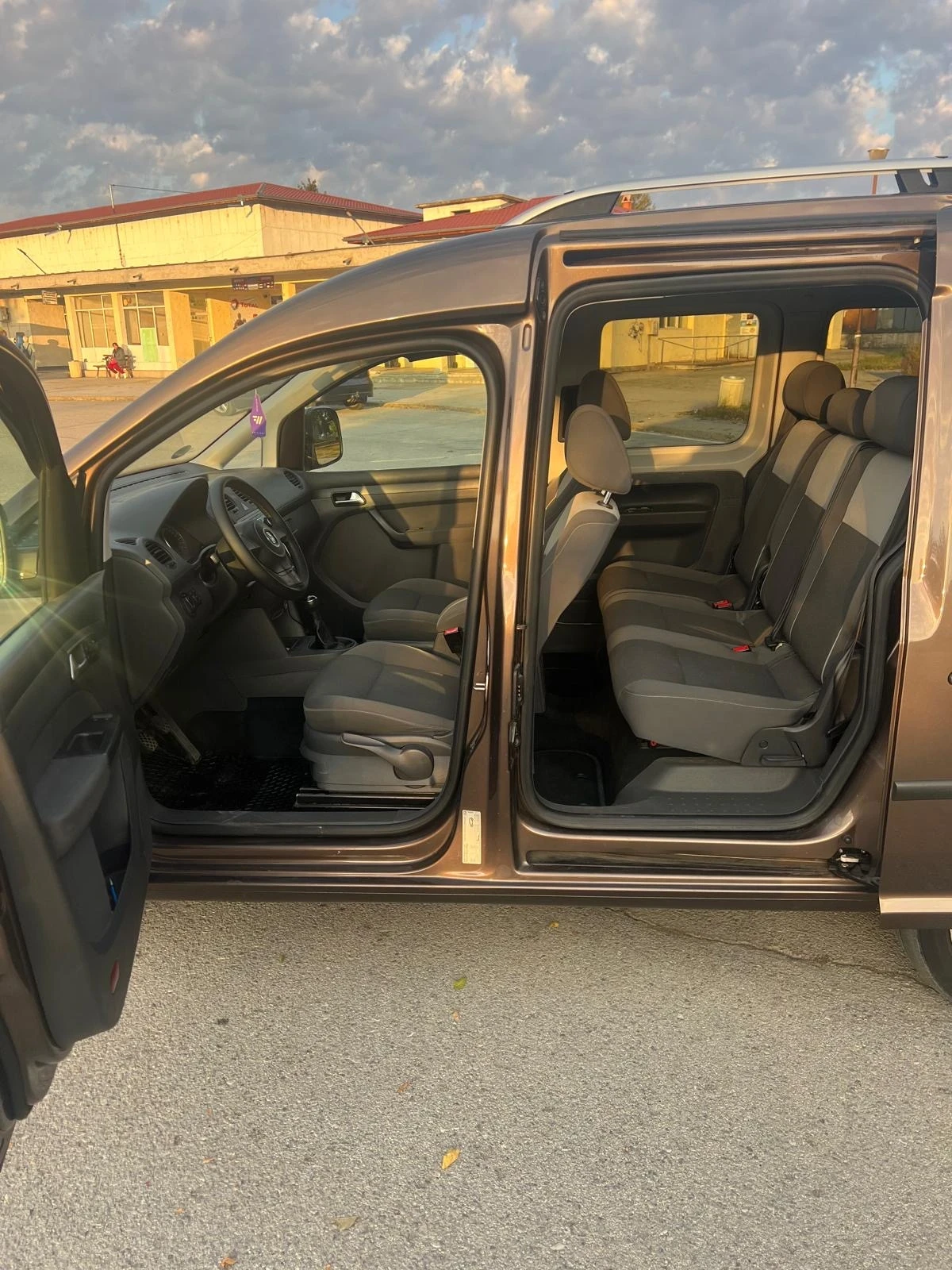 VW Caddy Бензин/Метан | Mobile.bg — изображение 11