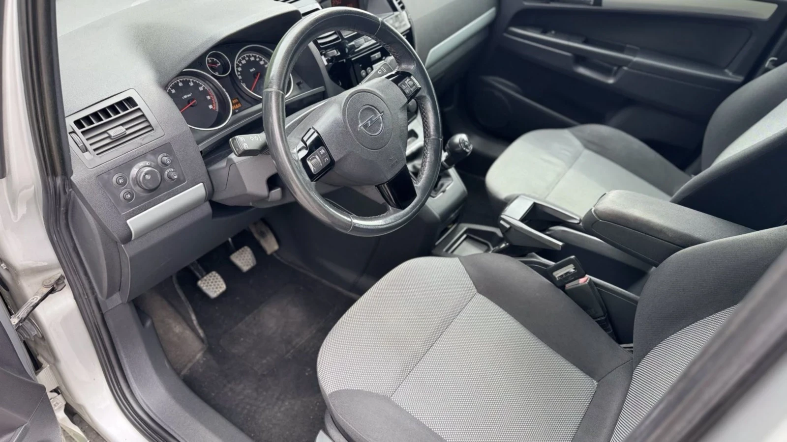 Opel Zafira 1.6 EcoM Turbo 6 ск. 150 к.с. - изображение 9