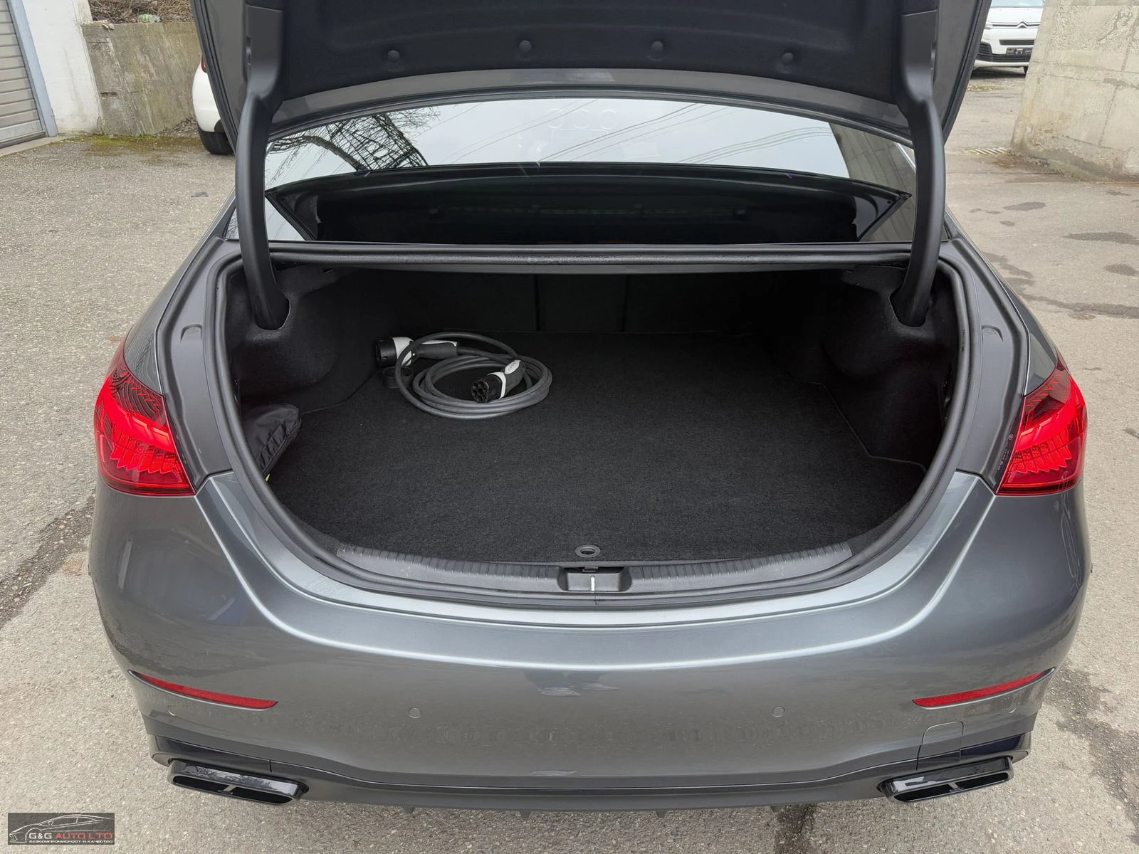 Mercedes-Benz C 300 AMG/313HP/NAVI/NIGHT/HOFELE-DESIGN/AMBI/427v - изображение 8