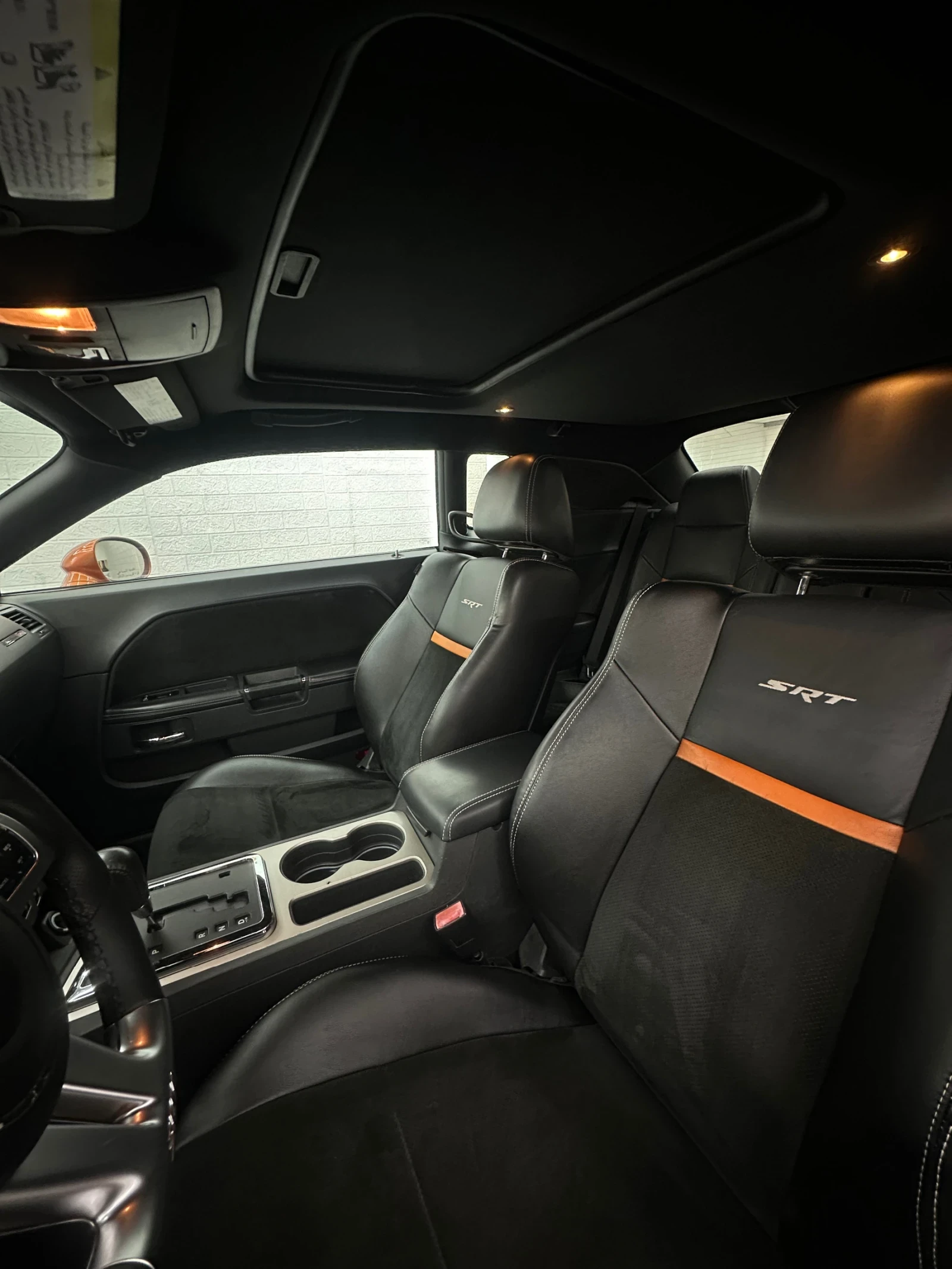 Dodge Challenger 6, 4 SRT - изображение 10