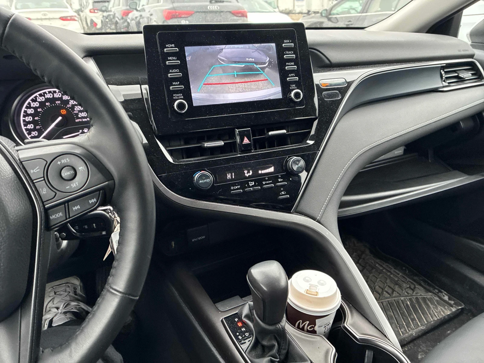 Toyota Camry 4X4 * * CARFAX * * АВТО КРЕДИТ * *  - изображение 8