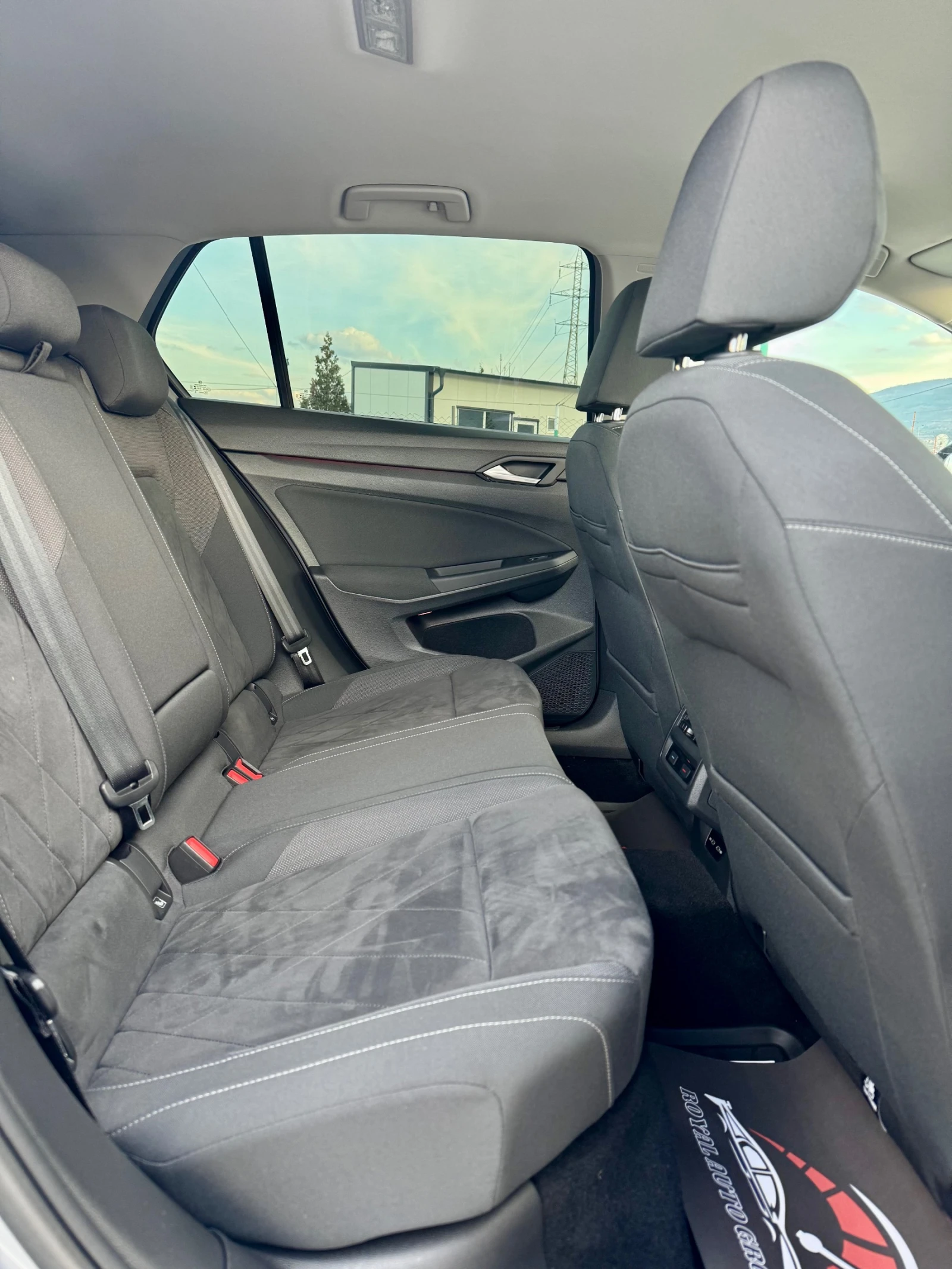 VW Golf ::eHybrid::DSG::1 собственик::IQ LED, снимка 13 - Автомобили и джипове - 53342730