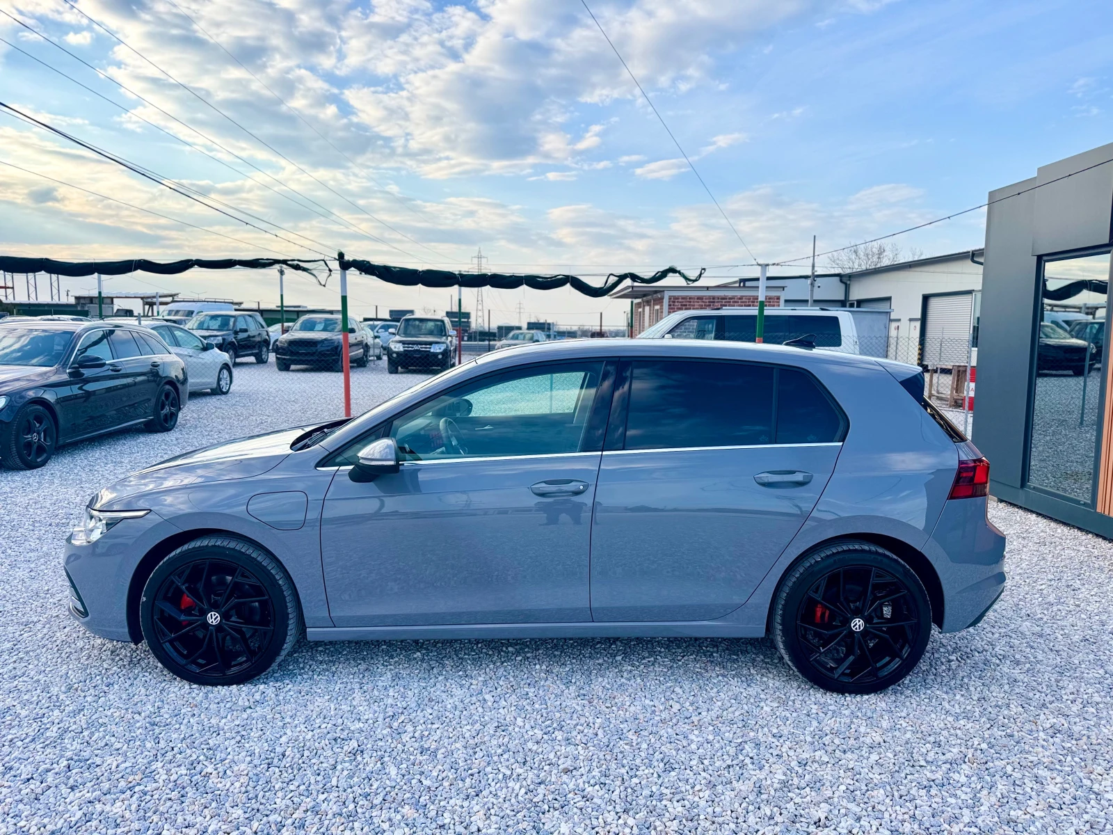 VW Golf ::eHybrid::DSG::1 собственик::IQ LED, снимка 5 - Автомобили и джипове - 53342730