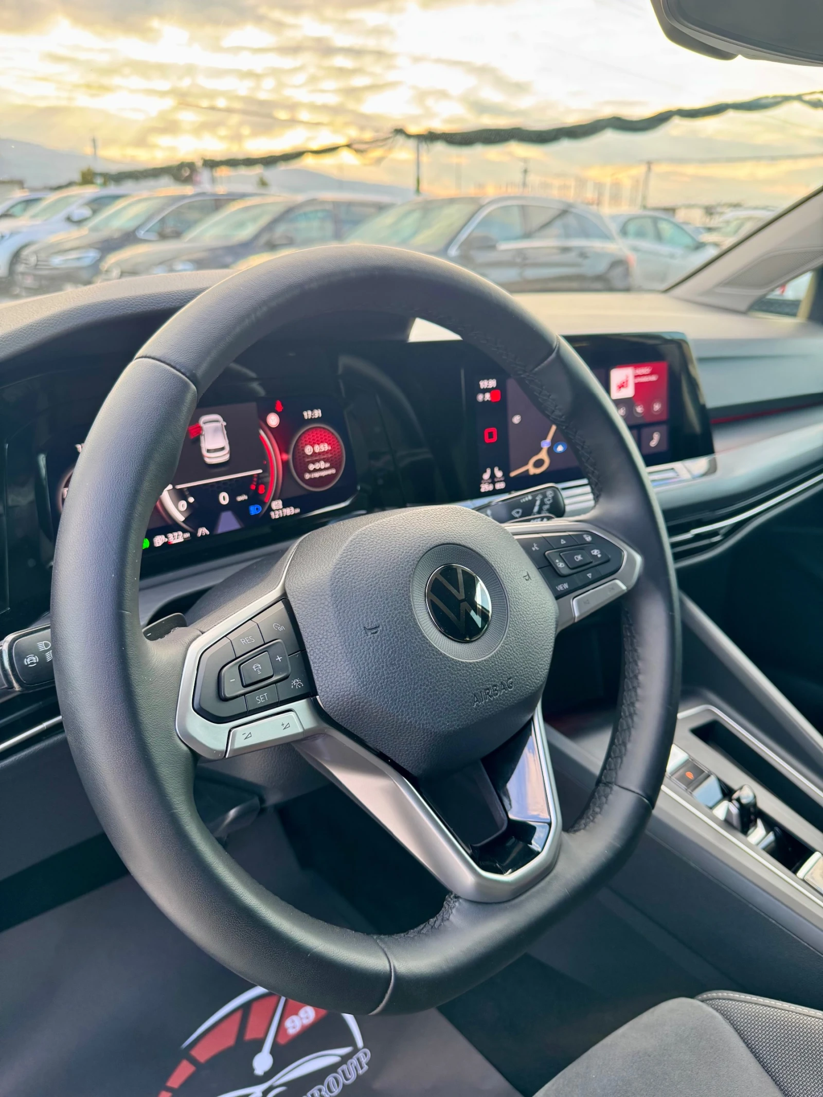 VW Golf ::eHybrid::DSG::1 собственик::IQ LED, снимка 9 - Автомобили и джипове - 53342730