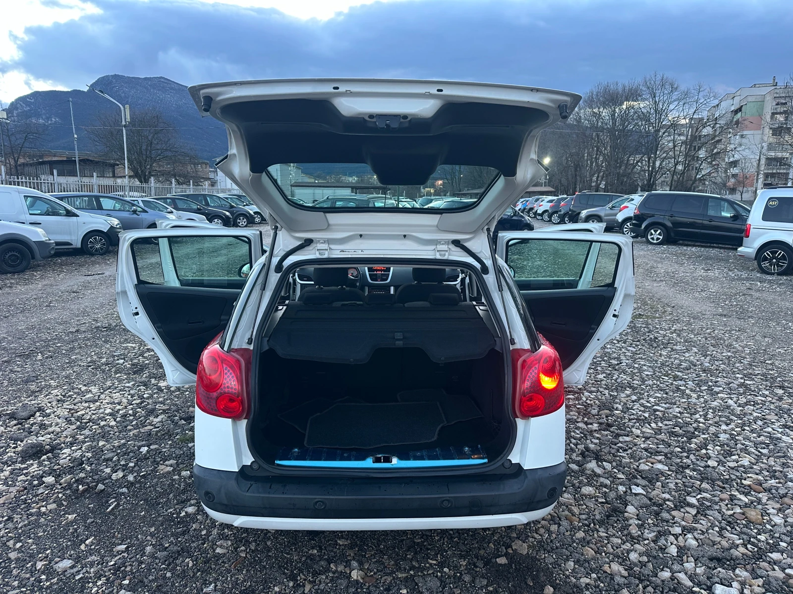 Peugeot 207 1.6HDI 92kc PANORAMA  | Mobile.bg � ����������� 16