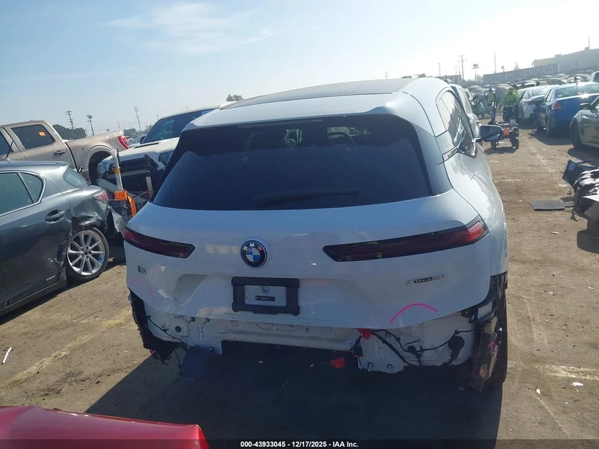 BMW iX Xdrive50, снимка 16 - Автомобили и джипове - 53720653