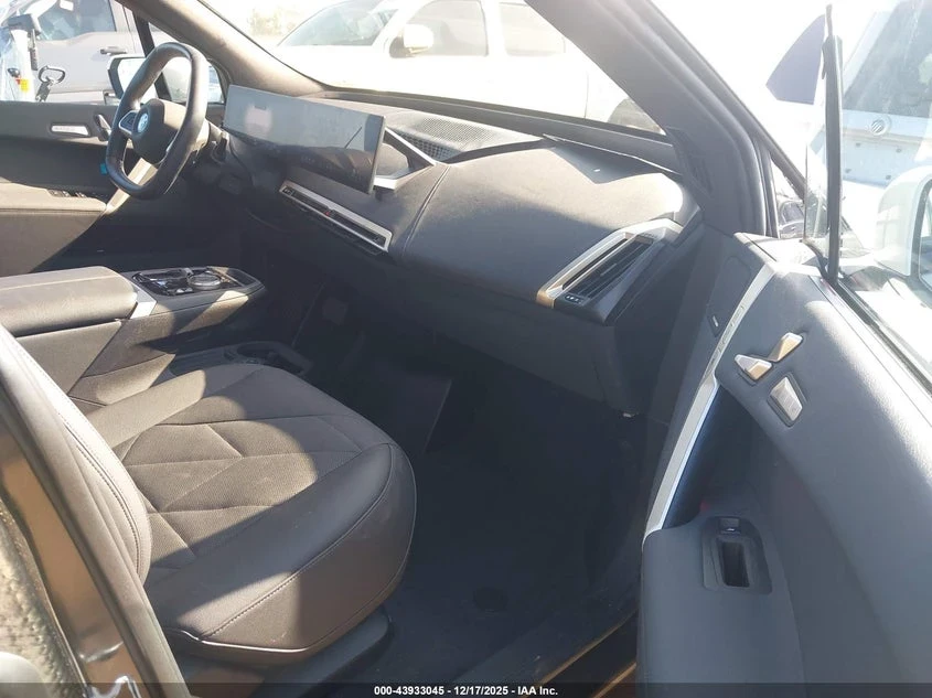 BMW iX Xdrive50, снимка 5 - Автомобили и джипове - 53720653