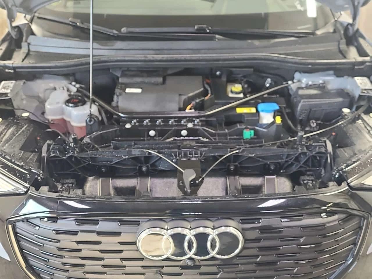 Audi Q4 E-TRON PREMIUM PLUS * HUD* 360* * CARFAX * , снимка 8 - Автомобили и джипове - 53817341