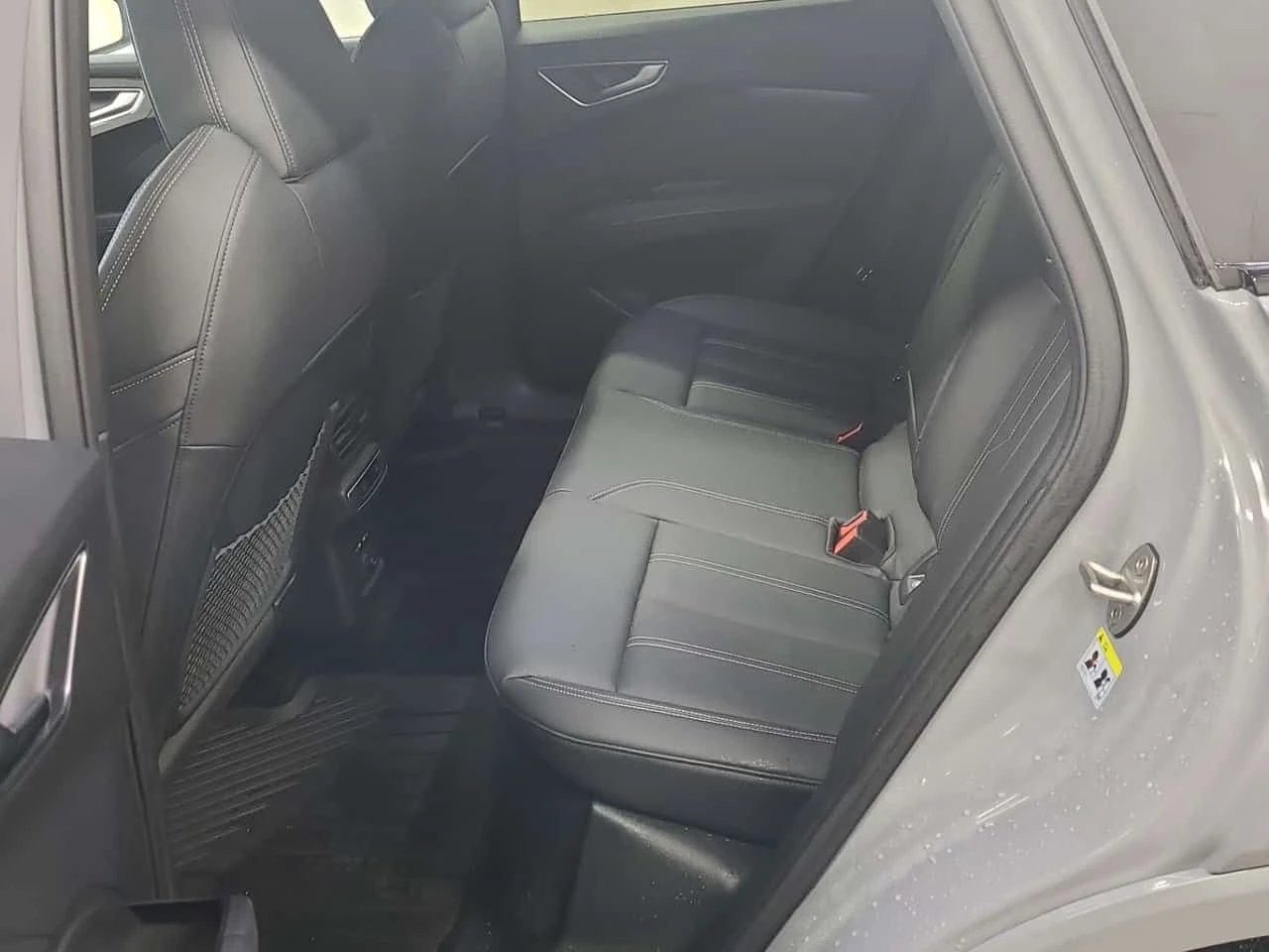 Audi Q4 E-TRON PREMIUM PLUS * HUD* 360* * CARFAX * , снимка 13 - Автомобили и джипове - 53817341