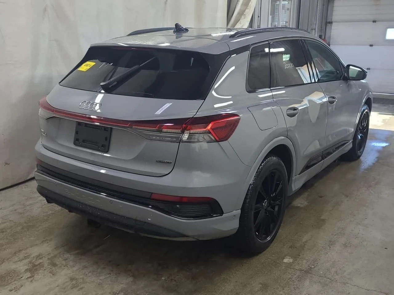 Audi Q4 E-TRON PREMIUM PLUS * HUD* 360* * CARFAX * , снимка 3 - Автомобили и джипове - 53817341