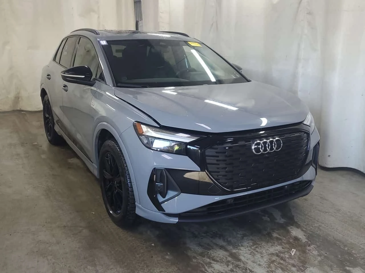 Audi Q4 E-TRON PREMIUM PLUS * HUD* 360* * CARFAX * , снимка 2 - Автомобили и джипове - 53817341