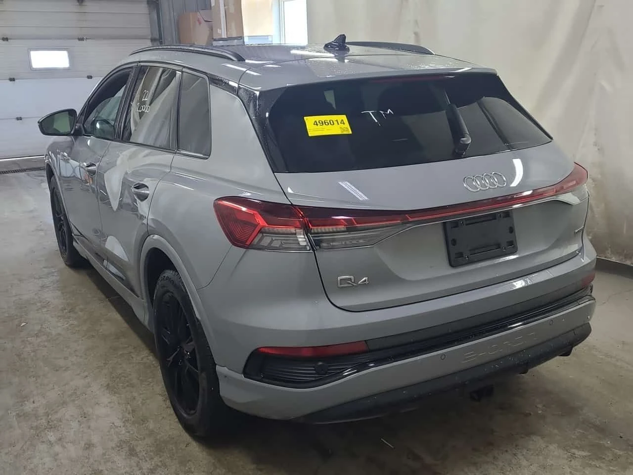 Audi Q4 E-TRON PREMIUM PLUS * HUD* 360* * CARFAX * , снимка 4 - Автомобили и джипове - 53817341