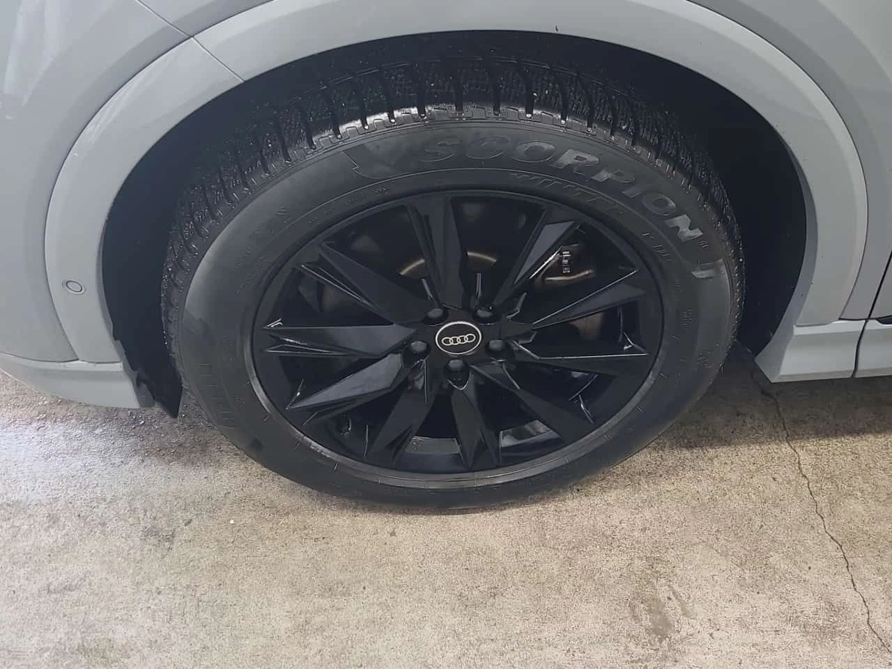 Audi Q4 E-TRON PREMIUM PLUS * HUD* 360* * CARFAX * , снимка 5 - Автомобили и джипове - 53817341