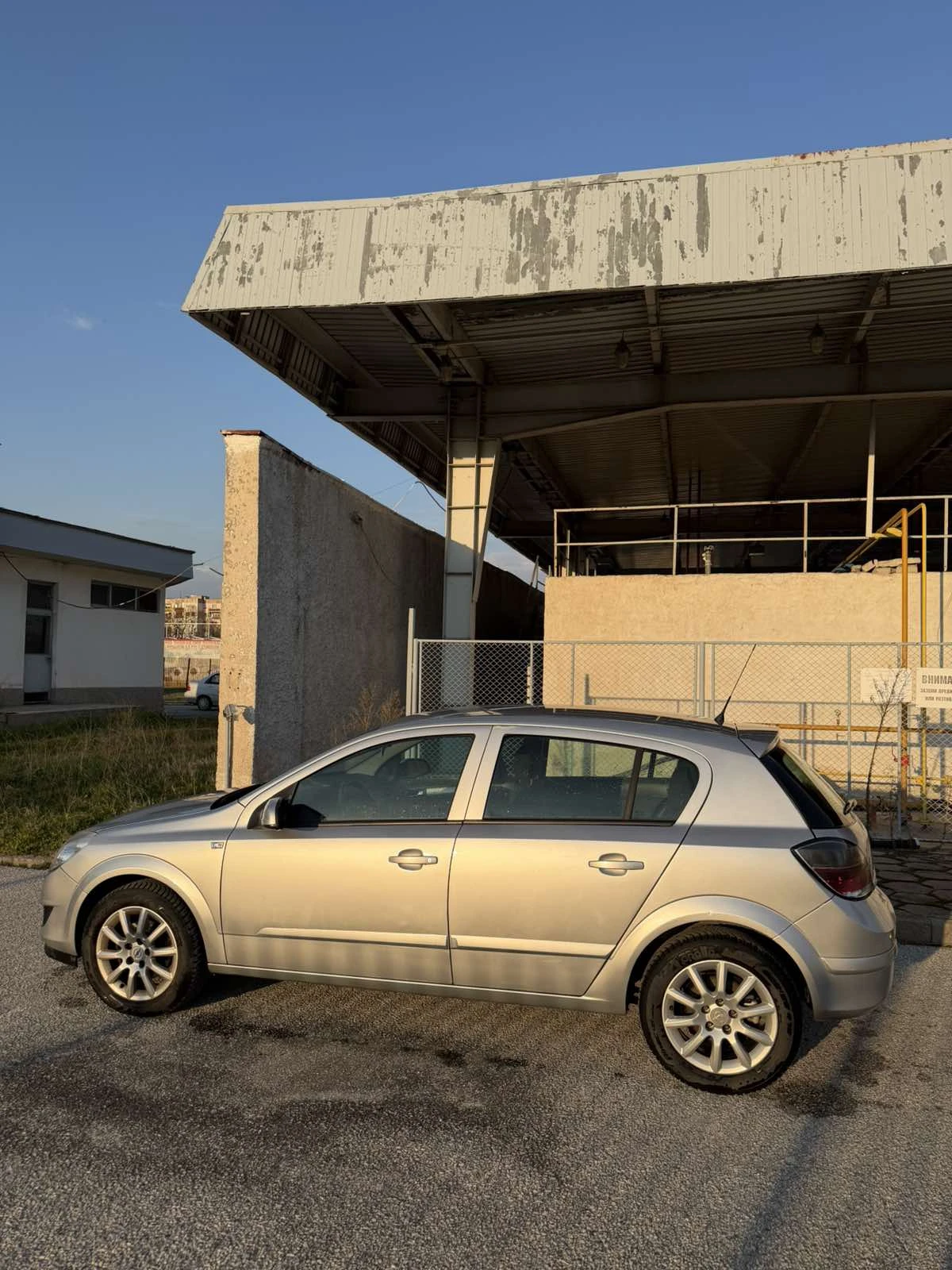 Opel Astra H 1.7 CDTI 2007, снимка 8 - Автомобили и джипове - 53851313