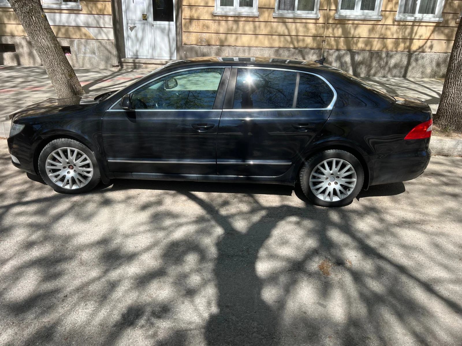 Skoda Superb, снимка 3 - Автомобили и джипове - 54423952