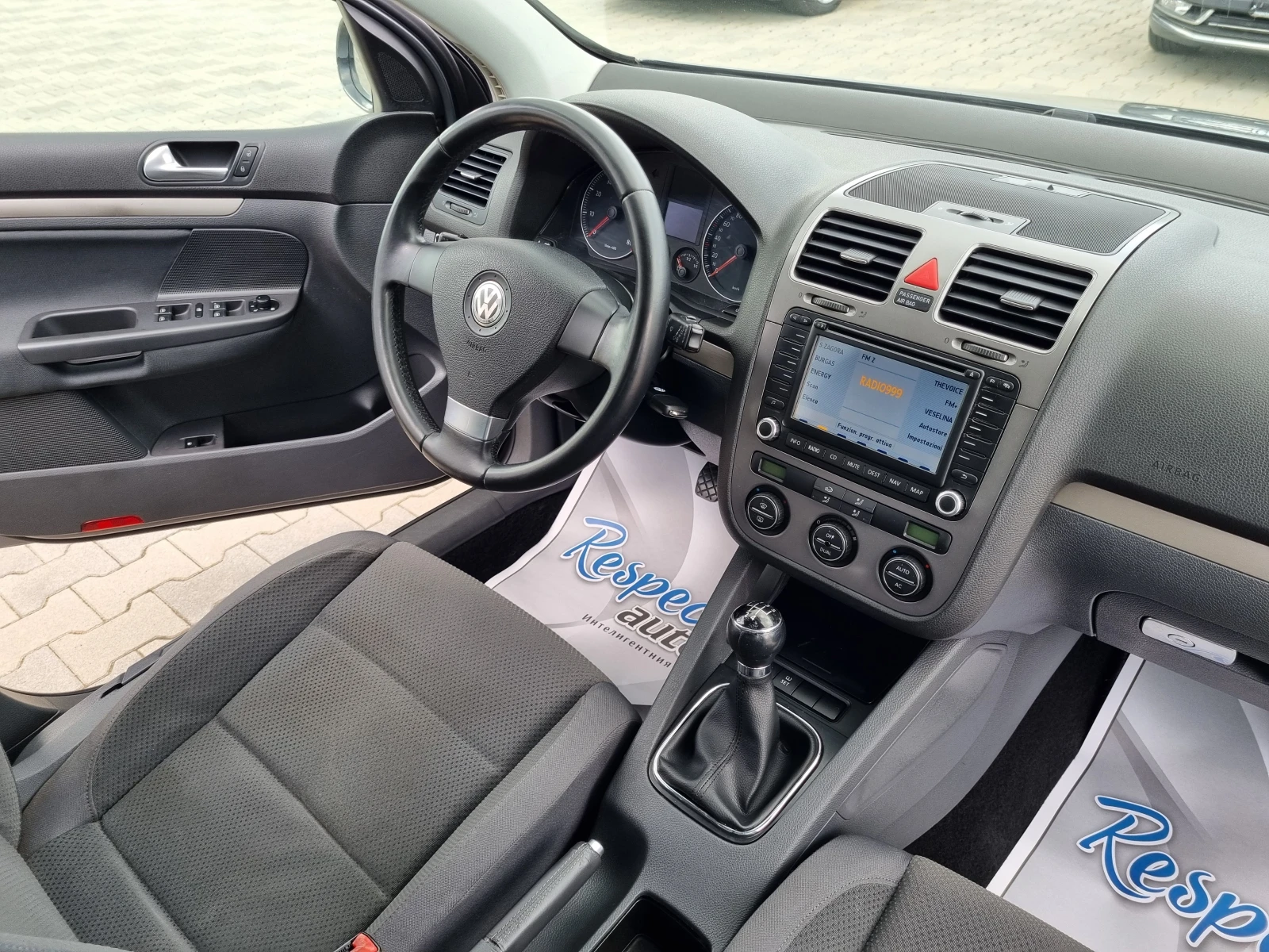 VW Golf 1.6i-102кс ГАЗ 2008г. ОБСЛУЖЕН НАПЪЛНО!, снимка 12 - Автомобили и джипове - 54707531