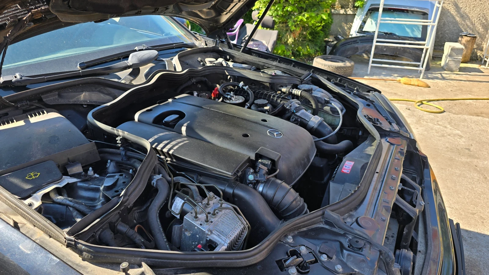 Mercedes-Benz E 220 Продавам Mercedes W211 на части, снимка 5 - Автомобили и джипове - 54933668