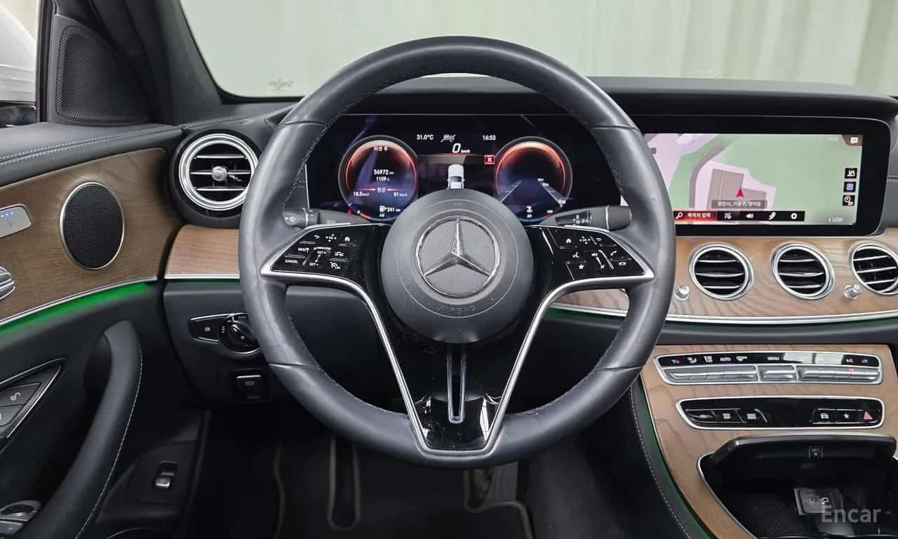 Mercedes-Benz E 220 d 4MATIC Exclusive /ОБДУХВАНЕ/360/ДИСТРОНИK, снимка 14 - Автомобили и джипове - 55728741