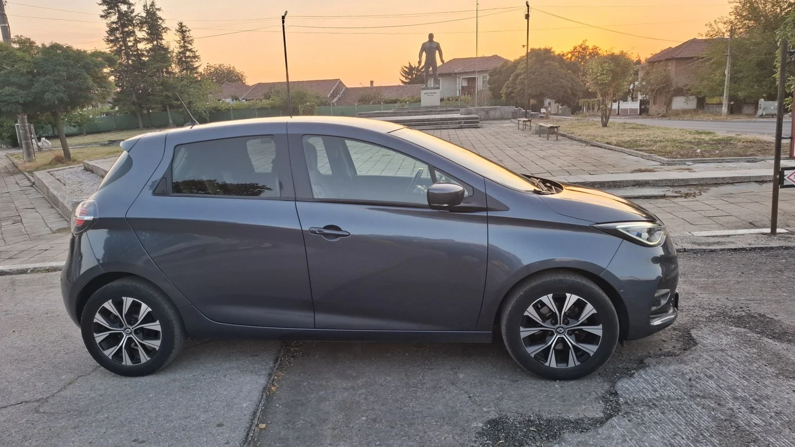 Renault Zoe INTENCE R135 52 KW CCS ПОДГРЕВ , снимка 4 - Автомобили и джипове - 56023835