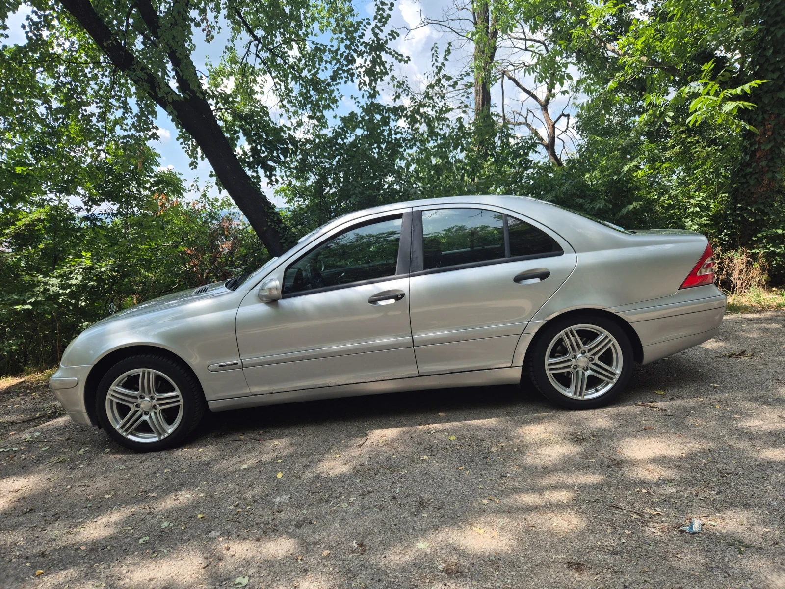 Mercedes-Benz C 200, снимка 12 - Автомобили и джипове - 56208429