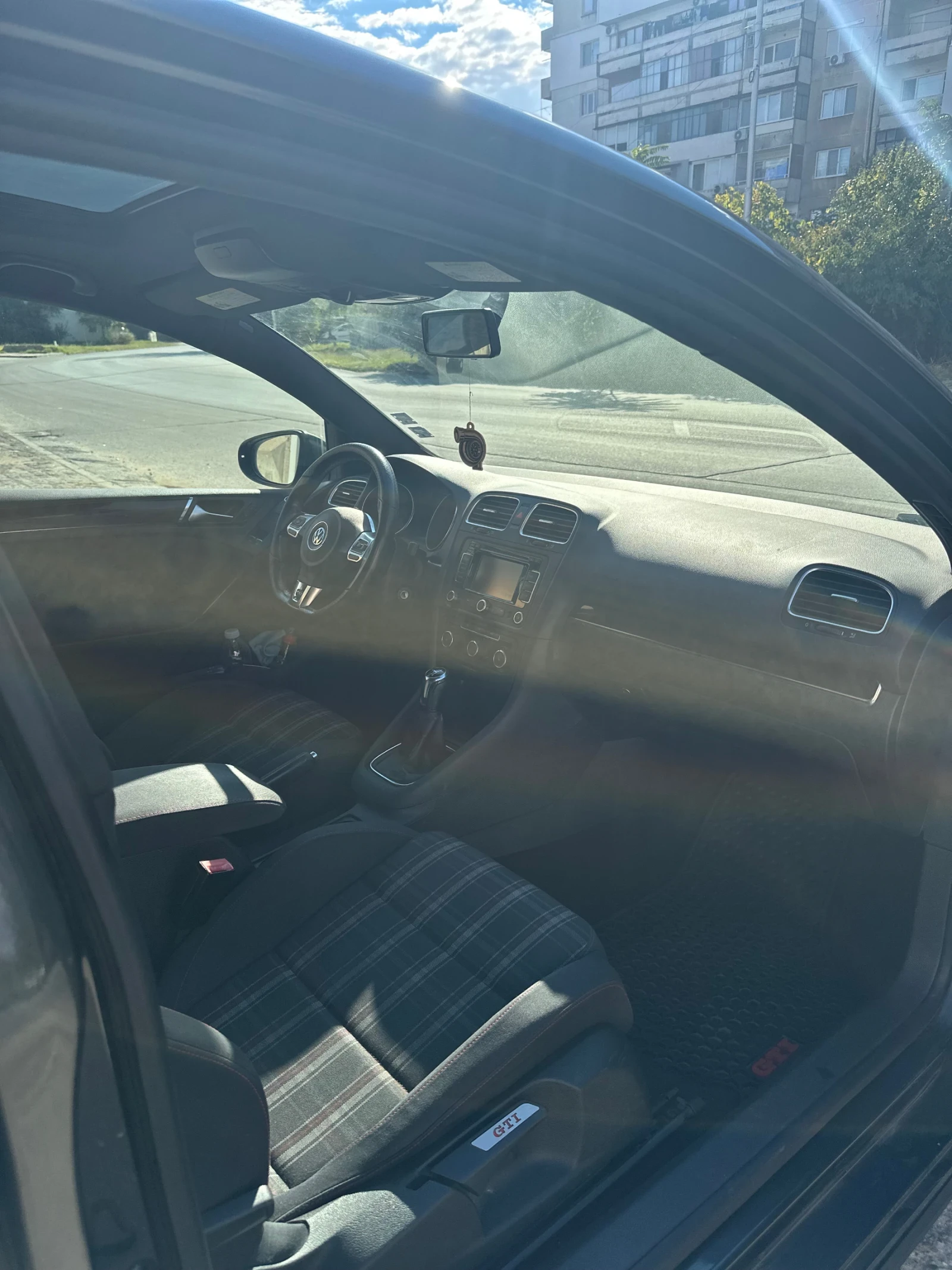 VW Golf GTI, снимка 9 - Автомобили и джипове - 56245378