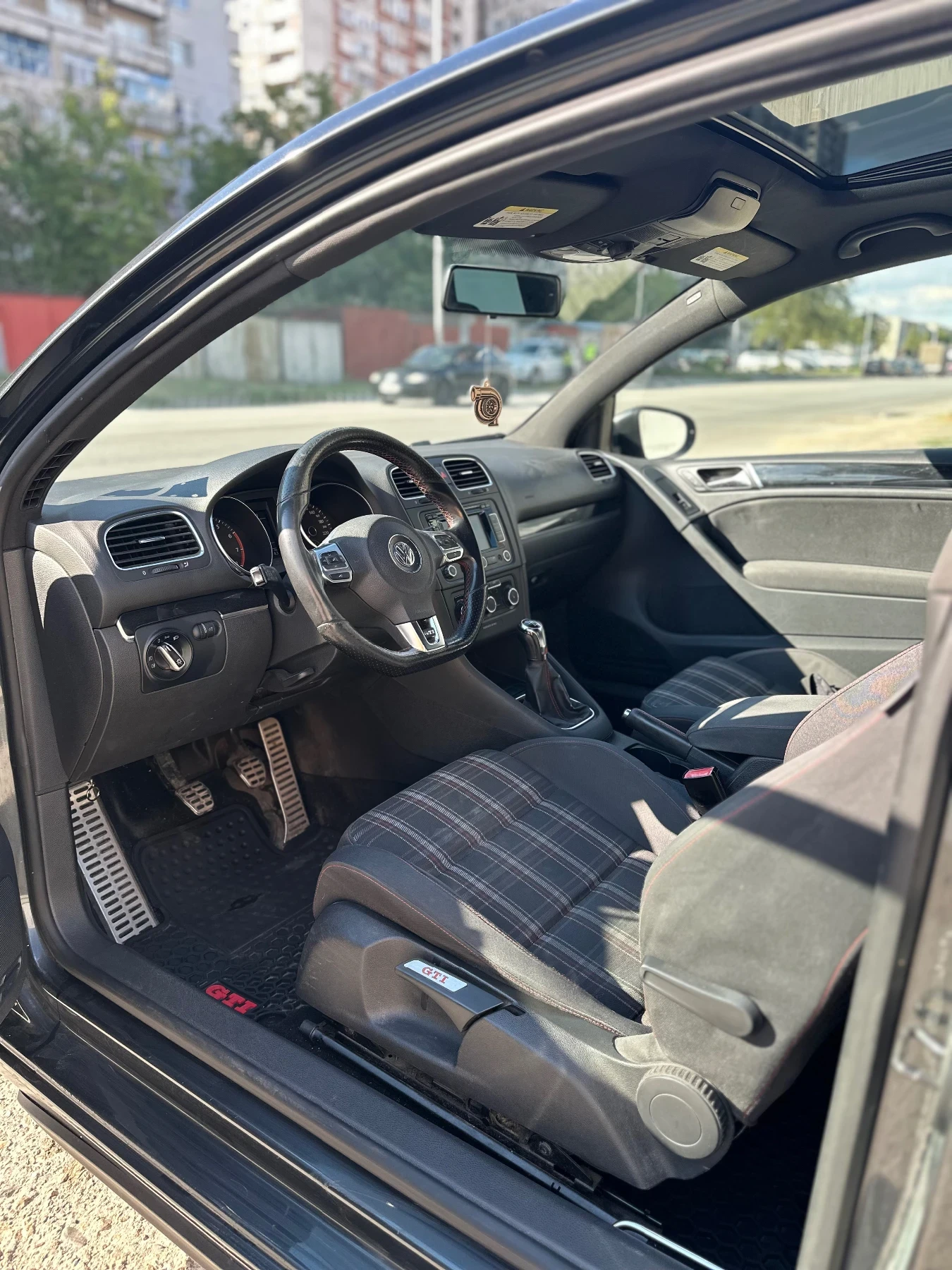 VW Golf GTI, снимка 8 - Автомобили и джипове - 56245378