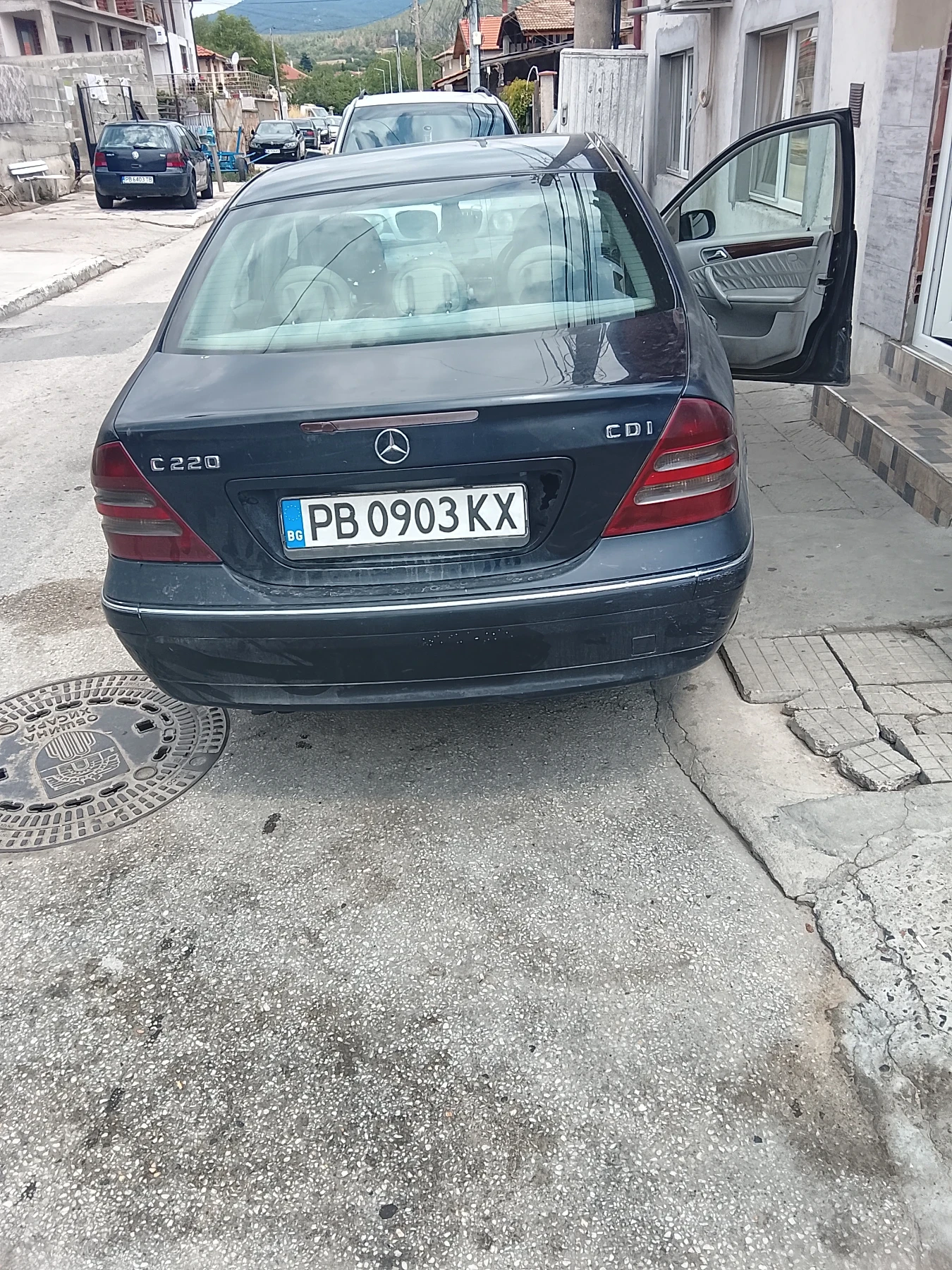 Mercedes-Benz C 220 2.2cdi, снимка 3 - Автомобили и джипове - 56621651