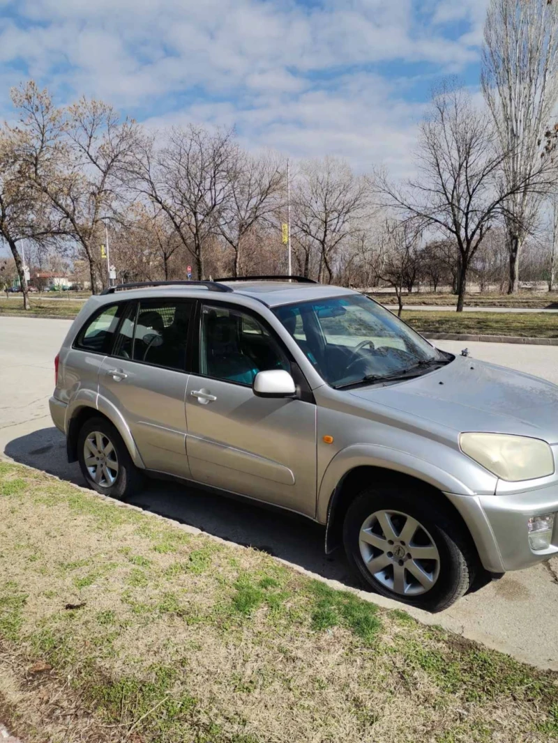 Toyota Rav4, снимка 4 - Автомобили и джипове - 49345954