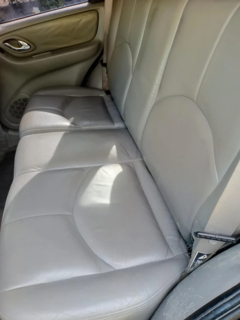 Mazda Tribute, снимка 8 - Автомобили и джипове - 50404640