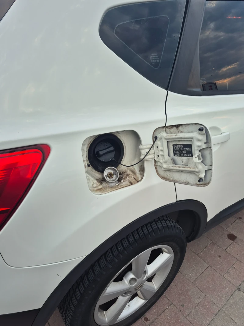 Nissan Qashqai 2.0 газ/бензин 4х4 141к.с , снимка 8 - Автомобили и джипове - 51319206