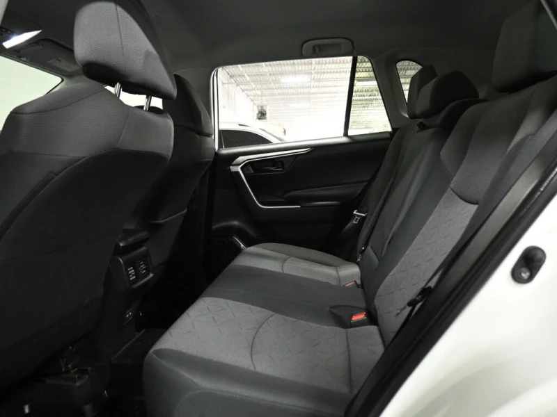 Toyota Rav4 * LE* AWD* CARFAX* АВТОКРЕДИТ* (ЦЕНА ДО БГ), снимка 17 - Автомобили и джипове - 52541421