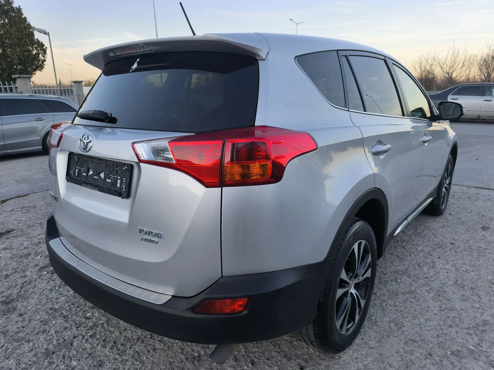 Toyota Rav4 2.2d AVTOMAT FULL SERVICE IN TOYOTA  - изображение 3